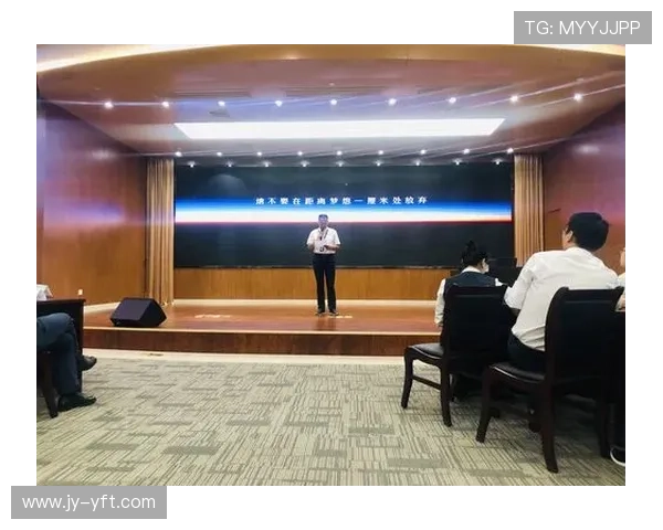 致敬时代先锋彰显卓越领导力的优秀企业家颁奖词荣耀致辞盛典篇章